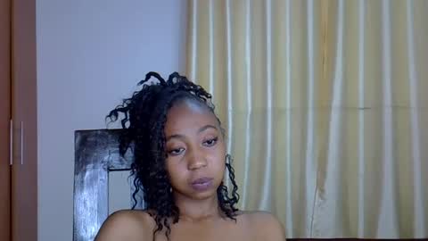 Snapshot of wizzia_khalifa chatting on 03.04.25 girlie o online show from 03.04.25