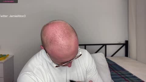 Snapshot of wlademarbergs chatting on 01.26.25 Wlademar online show from 01.26.25