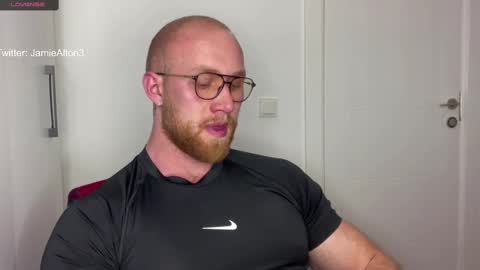 Snapshot of wlademarbergs chatting on 02.11.25 Wlademar online show from 02.11.25