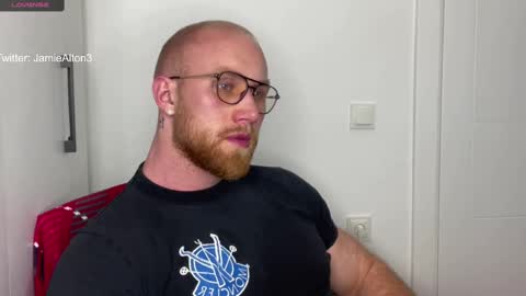 Snapshot of wlademarbergs chatting on 02.11.25 Wlademar online show from 02.11.25
