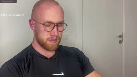 Snapshot of wlademarbergs chatting on 02.12.25 Wlademar online show from 02.12.25