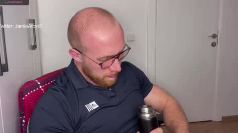 Snapshot of wlademarbergs chatting on 02.25.25 Wlademar online show from 02.25.25