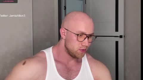 Snapshot of wlademarbergs chatting on 10.18.25 Wlademar online show from 10.18.25