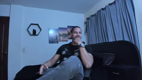 Snapshot of wncmodels chatting on 11.21.25 Magnus Dark independent model online show from 11.21.25