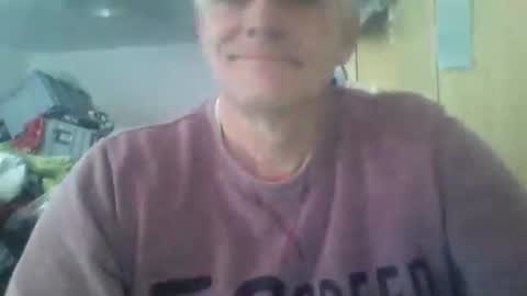Snapshot of wohnung_at chatting on 12.23.25 wohnung_at online show from 12.23.25