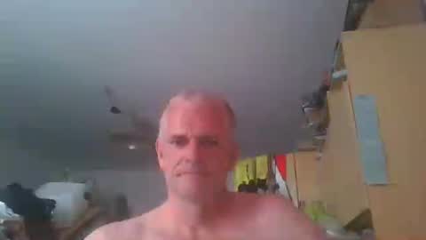 Snapshot of wohnung_at chatting on 06.25.26 wohnung_at online show from 06.25.26