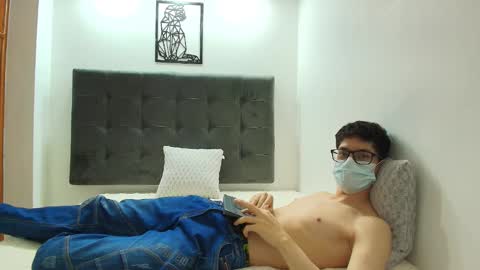 Snapshot of wolfan_sky chatting on 01.30.25 W O L F online show from 01.30.25