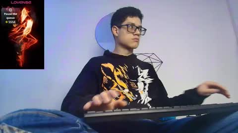 Snapshot of wolfan_sky chatting on 09.24.25 W O L F online show from 09.24.25