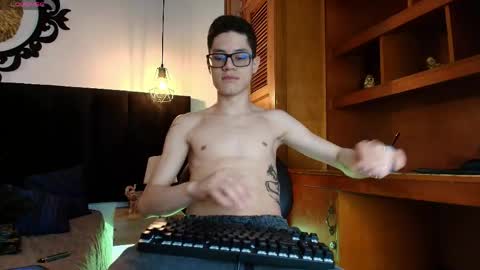  W O L F  online show from 04.17.26