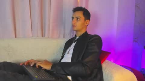 Snapshot of wolfkyng chatting on 06.20.26 Andrew online show from 06.20.26