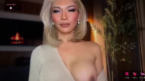 Snapshot of womanofyourdesire_ts chatting on 07.18.26 Julia online show from 07.18.26