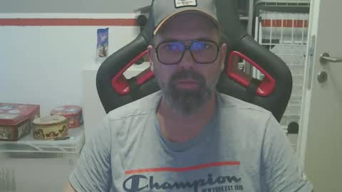 Snapshot of womenizzeer chatting on 12.13.24 Adam online show from 12.13.24