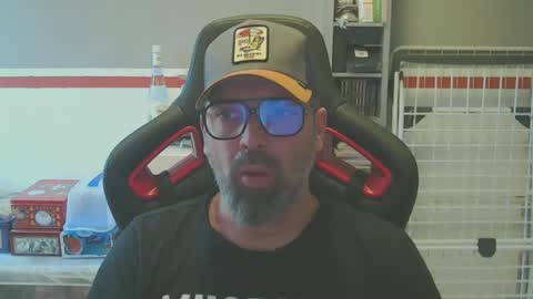 Snapshot of womenizzeer chatting on 01.25.25 Adam online show from 01.25.25