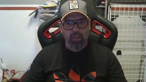 Snapshot of womenizzeer chatting on 02.26.25 Adam online show from 02.26.25