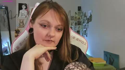 Snapshot of wonderconnie chatting on 05.19.26 wonderconnie online show from 05.19.26