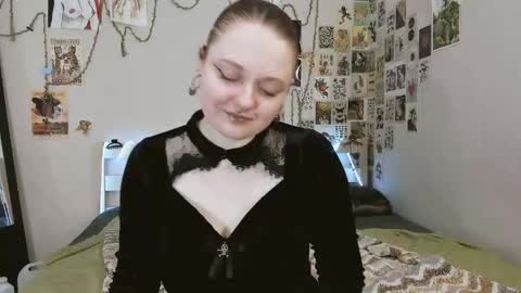 Snapshot of wonderconnie chatting on 05.28.26 wonderconnie online show from 05.28.26