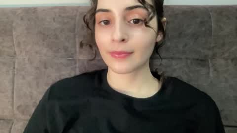 Snapshot of wonderland_stia chatting on 10.01.25 Stia online show from 10.01.25