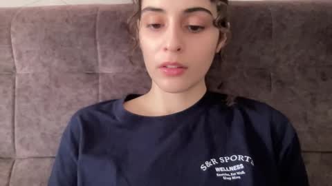 Snapshot of wonderland_stia chatting on 10.07.25 Stia online show from 10.07.25