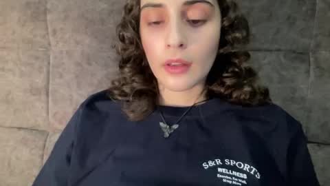 Snapshot of wonderland_stia chatting on 10.13.25 Stia online show from 10.13.25