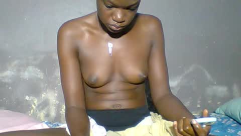 Snapshot of wonders0786 chatting on 09.29.25 Your black bunny online show from 09.29.25