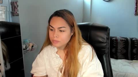 Snapshot of workingbabe41688 chatting on 11.02.25 workingbabe41688 online show from 11.02.25