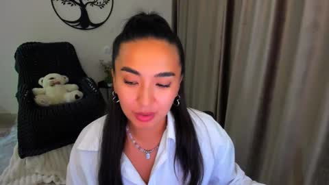 dudetta Kim online show from 09.10.25