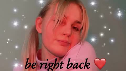 Snapshot of worldofllove chatting on 01.01.25 Arnika and Simon online show from 01.01.25