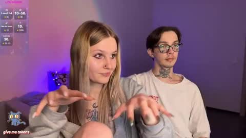 Snapshot of worldofllove chatting on 01.23.25 Arnika and Simon online show from 01.23.25