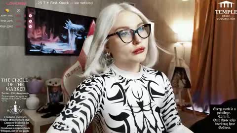 Snapshot of wounded_goddess chatting on 10.13.25 Goddess Sophy online show from 10.13.25