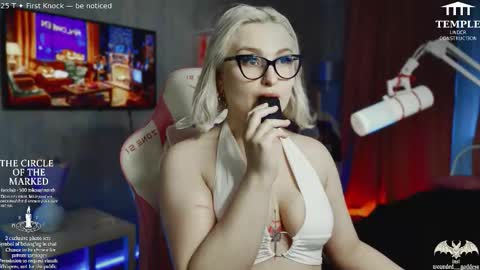 Snapshot of wounded_goddess chatting on 10.28.25 Goddess Sophy online show from 10.28.25