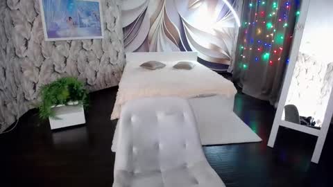 Snapshot of wow_co chatting on 01.13.25 wow_co online show from 01.13.25