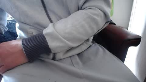 Snapshot of wrix chatting on 10.23.25 wrix online show from 10.23.25