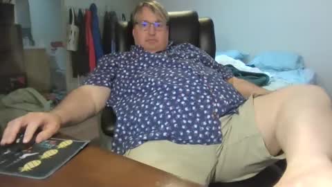 Snapshot of wvalentinox chatting on 12.08.24 WValentinoX online show from 12.08.24