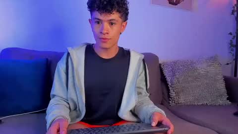 wyatt online show from 01.04.25