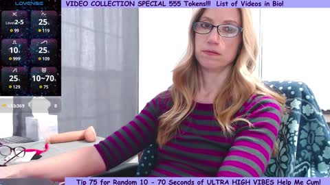Snapshot of wynfreya chatting on 12.13.24 Wyn online show from 12.13.24