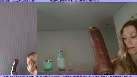 Snapshot of wynfreya chatting on 01.12.25 Wyn online show from 01.12.25
