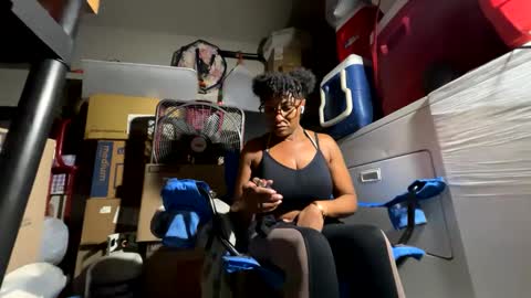 Snapshot of wynterheat chatting on 10.02.25 Wynter Heat online show from 10.02.25