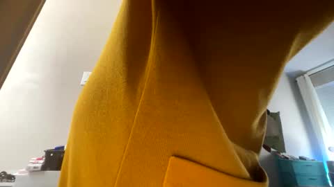 Snapshot of wynterheat chatting on 10.27.25 Wynter Heat online show from 10.27.25