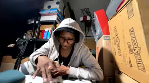 Snapshot of wynterheat chatting on 10.30.25 Wynter Heat online show from 10.30.25