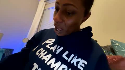 Snapshot of wynterheat chatting on 11.04.25 Wynter Heat online show from 11.04.25