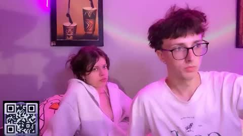 Snapshot of x_files_t chatting on 09.17.25 Philipp and Este online show from 09.17.25