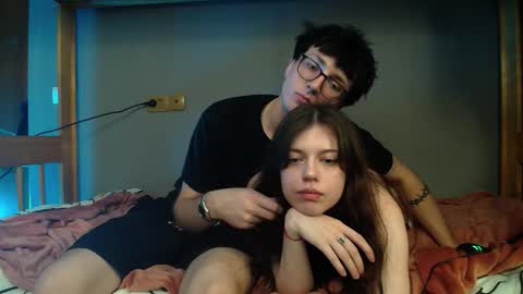 Snapshot of x_files_t chatting on 10.09.25 Philipp and Este online show from 10.09.25