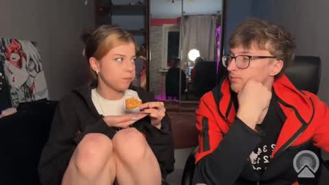 Philipp and Este online show from 04.10.26