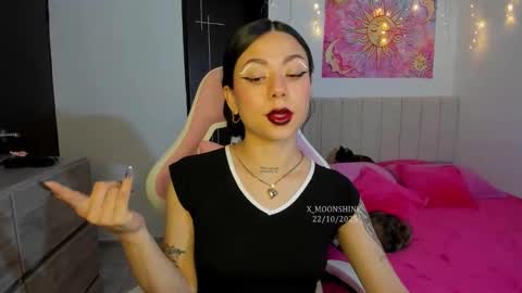 Snapshot of x_moonshine chatting on 10.23.25 s s s online show from 10.23.25