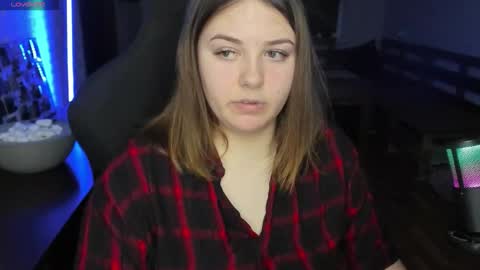 Snapshot of x_nirvana_x chatting on 10.17.25 LOVE NERDS ONLY online show from 10.17.25