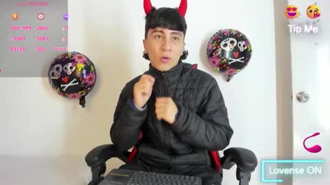 Snapshot of xaandergrey chatting on 10.18.25 xaanderGrey online show from 10.18.25