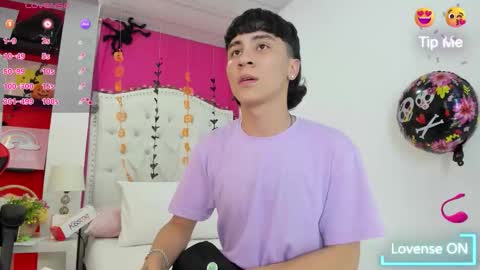 Snapshot of xaandergrey chatting on 10.19.25 xaanderGrey online show from 10.19.25