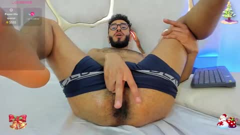 Snapshot of xander_tay chatting on 12.16.24 ISSANDER online show from 12.16.24