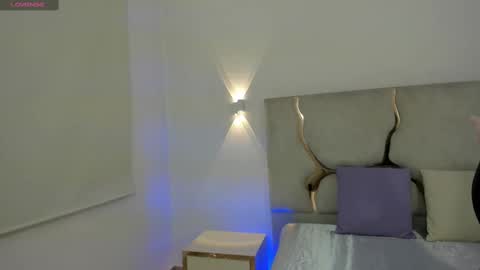 Snapshot of xander_tay chatting on 12.16.24 ISSANDER online show from 12.16.24