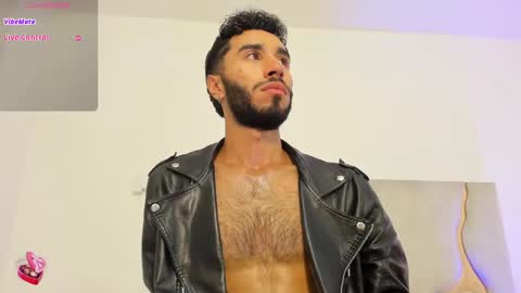 Snapshot of xander_tay chatting on 12.27.24 ISSANDER online show from 12.27.24